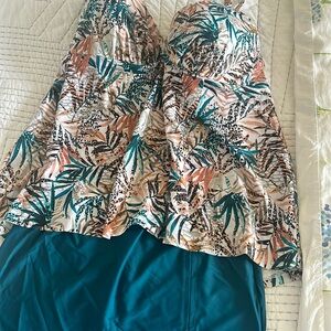 Women’s swimming suit